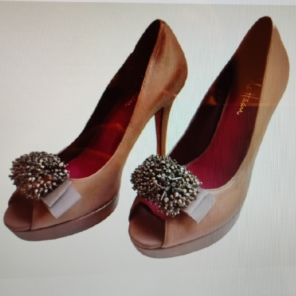 Cole Haan Taupe Leather Peep Toe Silver Platform Shoes Elegant Embellished 8B We